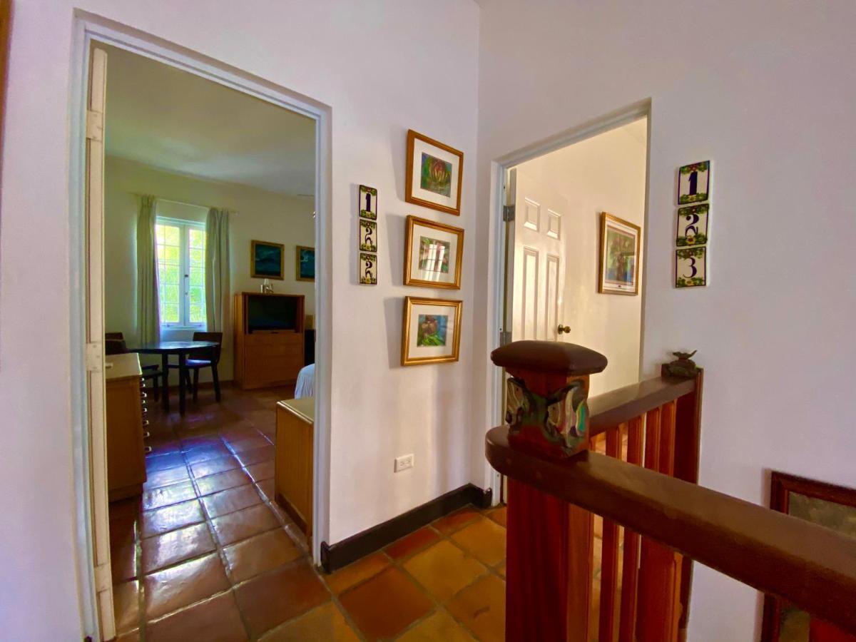 At Wind Chimes Boutique Hotel Сан-Хуан Экстерьер фото